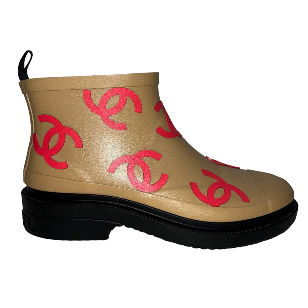 Chanel 23A Beige Pink All Over Logo Rubber CC Low Top Short Ankle Rain Boots 40